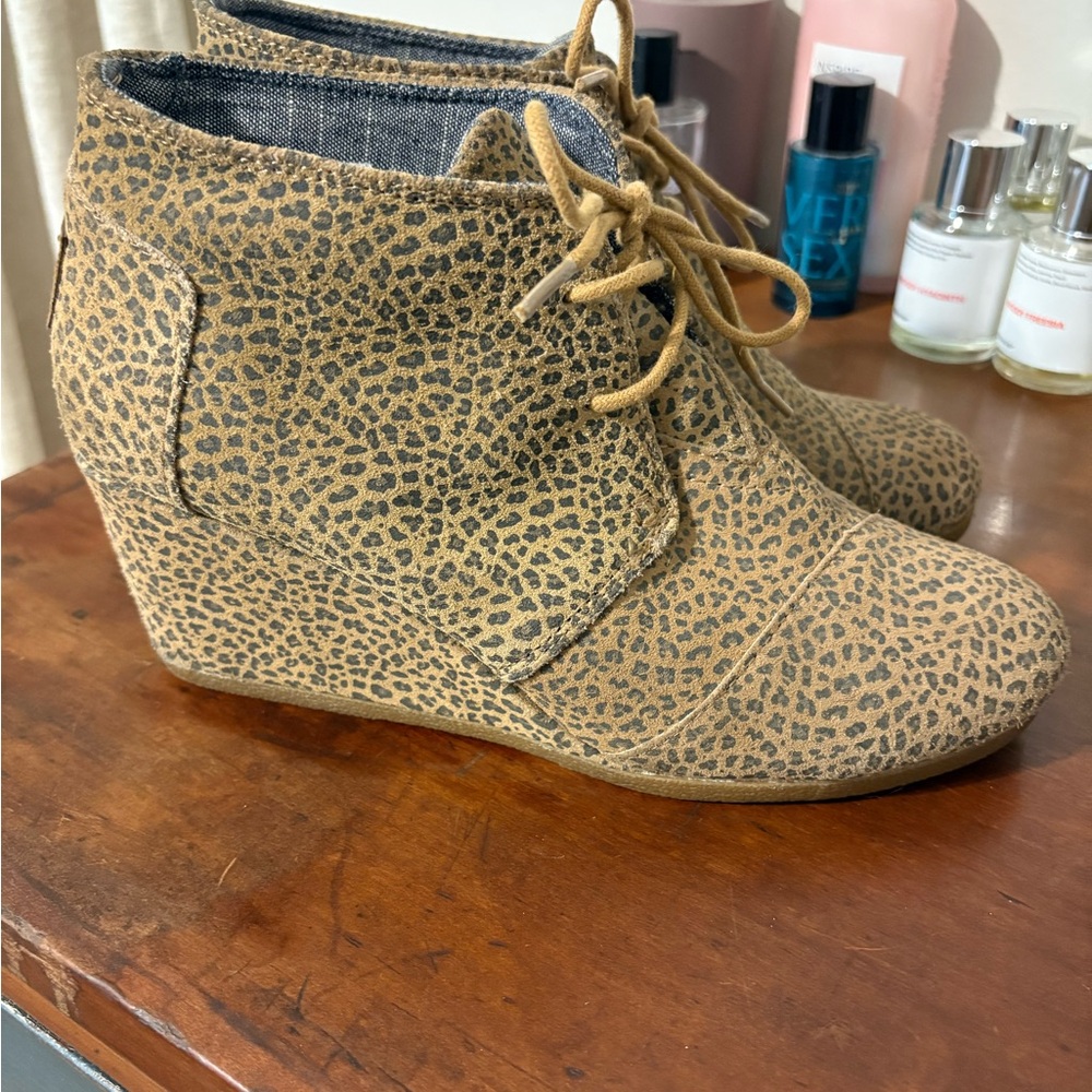 Toms Tan Leopard Print Wedge Boots